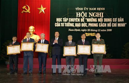 Đẩy mạnh học tập và làm theo tư tưởng, đạo đức, phong cách Hồ Chí Minh ảnh 1